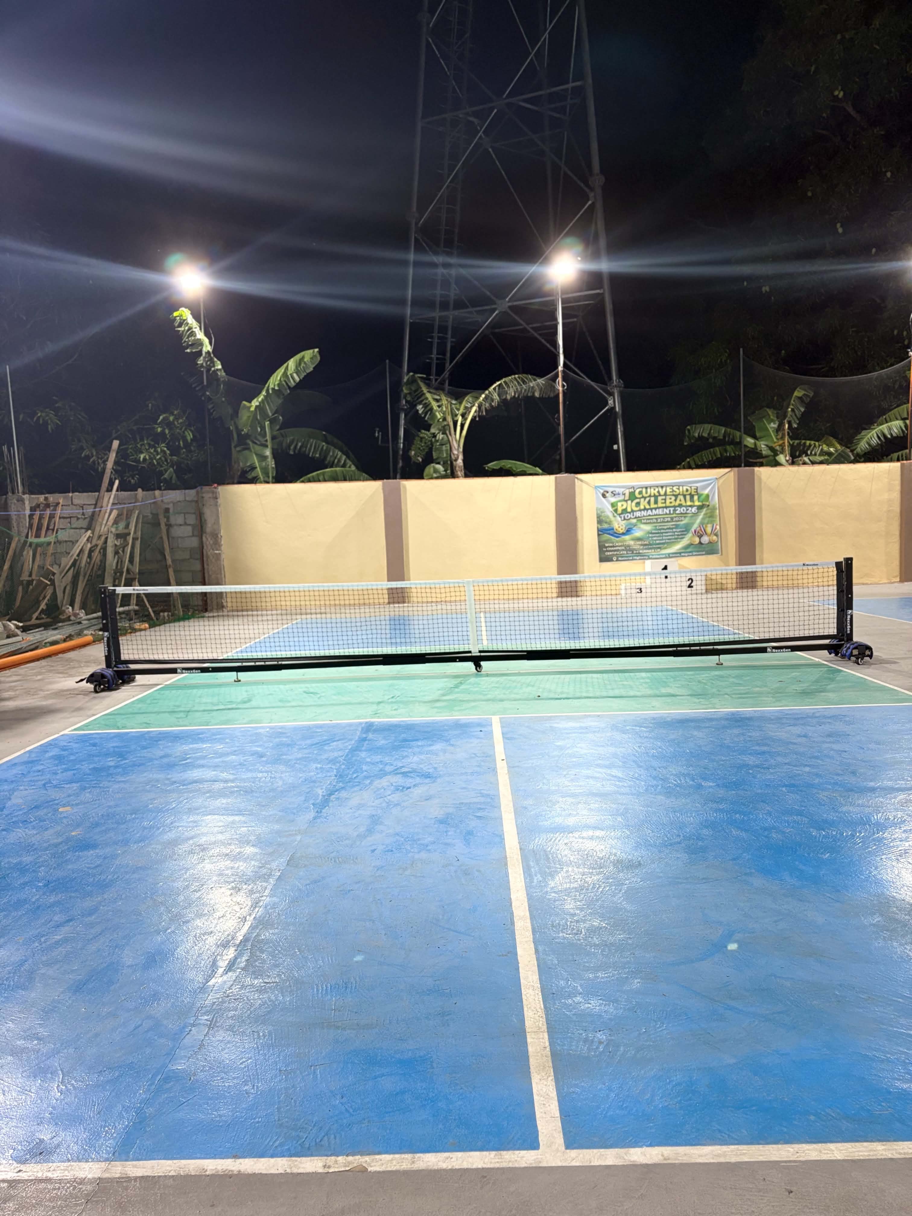 CurveSide Pickleball and Cafe