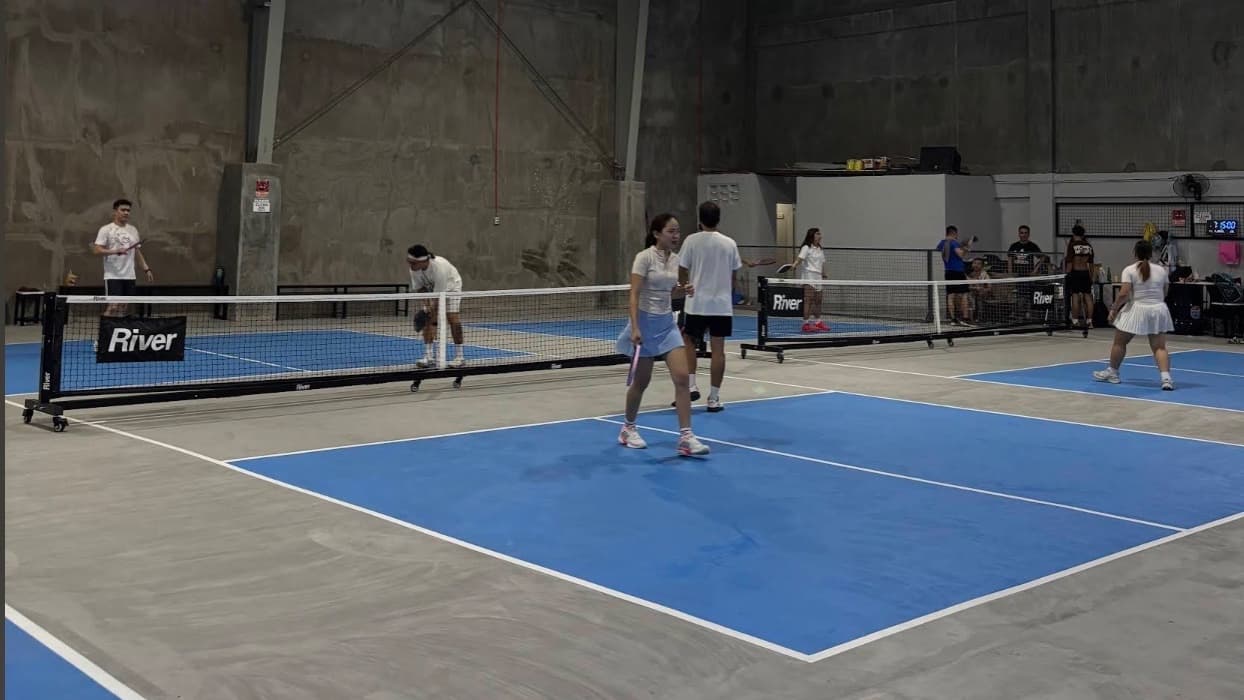 Dink & Dunk Sports Center