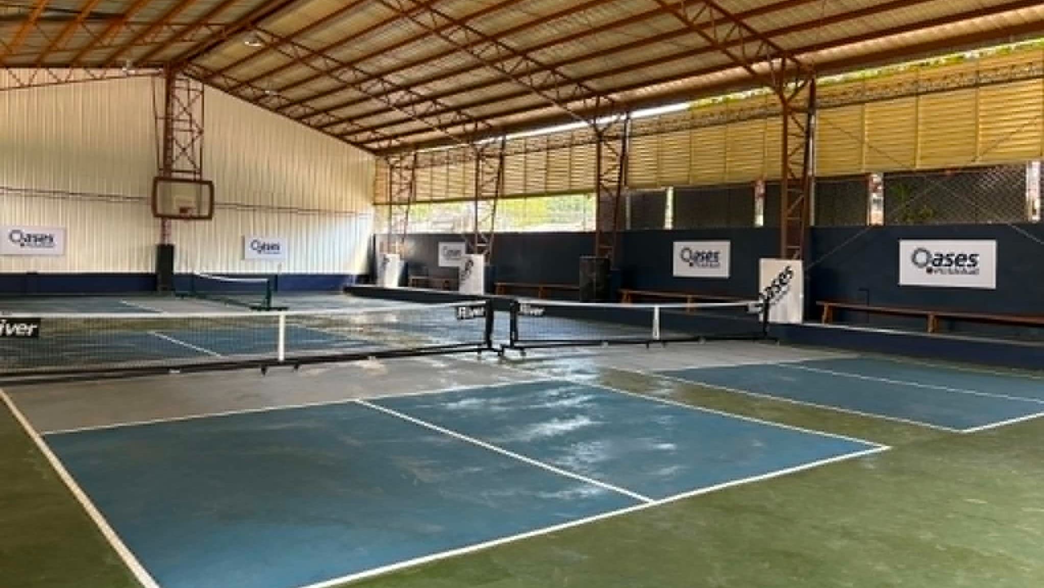 Oases Court